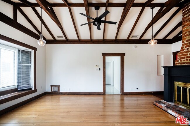 1821 Grace Ave in Los Angeles, CA - Building Photo - Building Photo