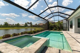 5027 Kiva Cir in Lakewood Ranch, FL - Building Photo - Building Photo