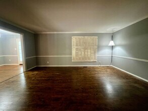 1685 Lochcrest Dr in Chesterfield, MO - Building Photo - Building Photo