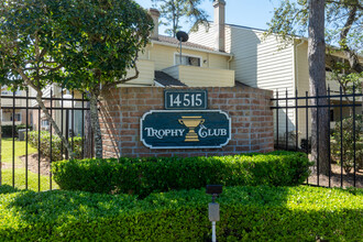 Trophy Club Condominiums in Houston, TX - Building Photo - Building Photo