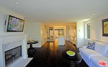 6780 Shearwater Ln in Malibu, CA - Building Photo - Building Photo