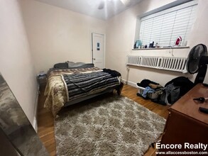 1555 Beacon St in Brookline, MA - Building Photo - Building Photo