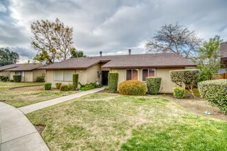 159 Fairmont Ave in Clovis, CA - Building Photo - Building Photo