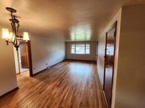 1439 Lincoln Way-Unit -D in White Oak, PA - Building Photo - Building Photo