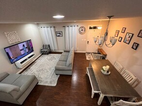 601 Freeman Dr in Hampton, VA - Foto de edificio - Building Photo