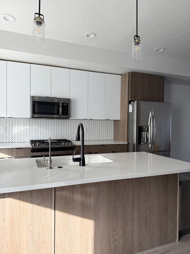 620 N Orchard Dr in North Salt Lake, UT - Building Photo - Building Photo