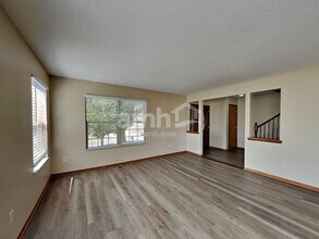 180 Shaleridge Dr in Pataskala, OH - Building Photo - Building Photo