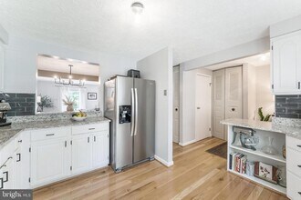 2903 Bridgehampton Ct in Falls Church, VA - Building Photo - Building Photo