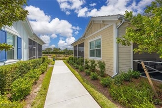 7018 Saona CT in Naples, FL - Building Photo - Building Photo