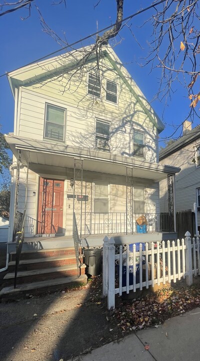 379 Berwick St, Unit #2 in Orange, NJ - Building Photo