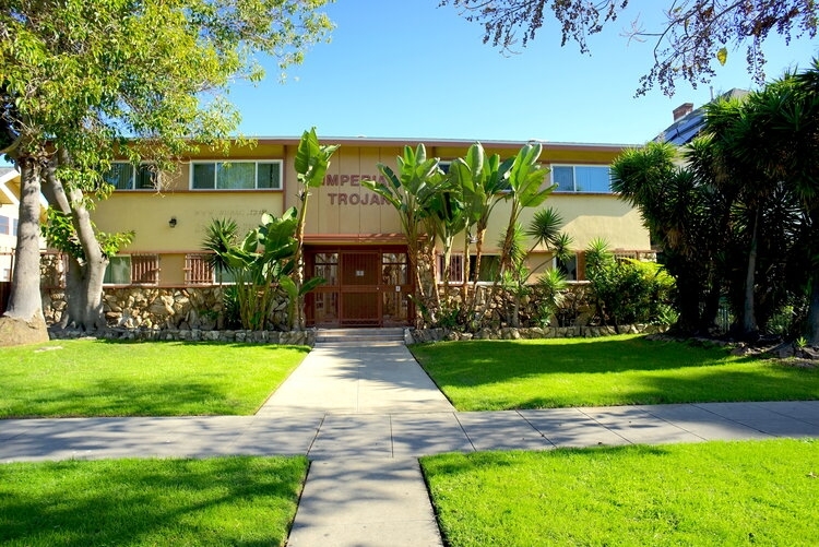 Live Terra in Los Angeles, CA - Foto de edificio