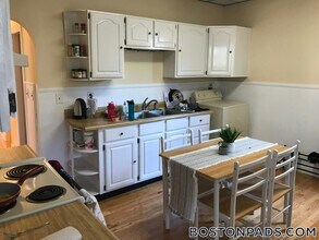 27-29 Cameron Ave., Unit 1 in Somerville, MA - Foto de edificio - Building Photo