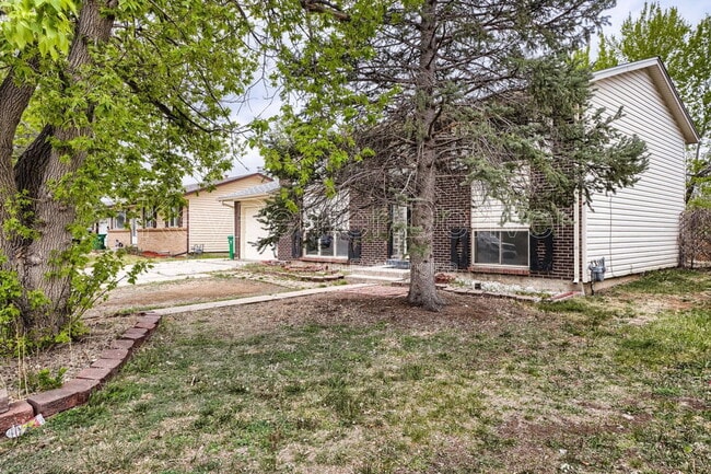 949 Olathe St in Aurora, CO - Building Photo - Building Photo