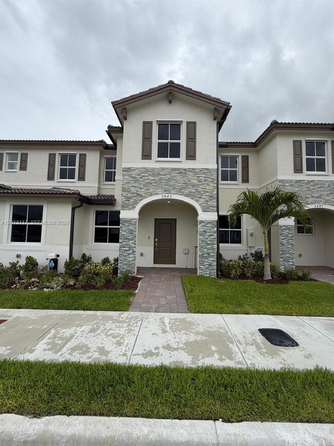 property at 2643 SE 27th St