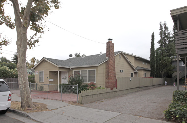 1030-1032 Adams St in Redwood City, CA - Foto de edificio - Building Photo