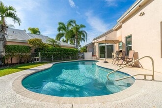 15241 Wilshire Ct in Pembroke Pines, FL - Building Photo - Building Photo