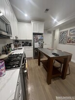 14 Mount Hood Rd, Unit 5 in Boston, MA - Building Photo