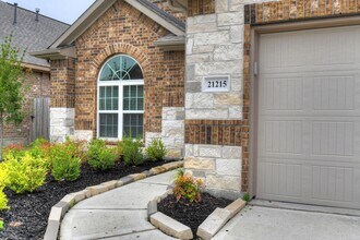 21215 Flowering Dogwood Cir in Porter, TX - Building Photo - Building Photo