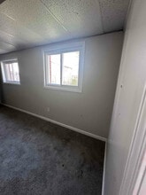 219 Blossom Rd in Louisville, KY - Building Photo - Building Photo