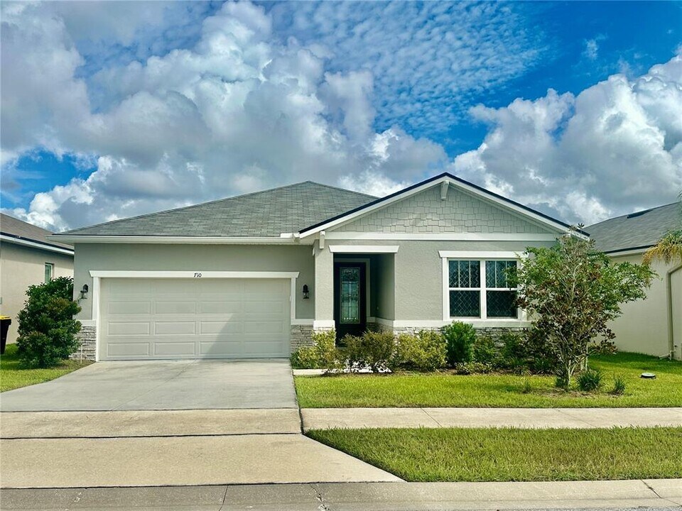 710 Spring Creek Dr in Auburndale, FL - Building Photo