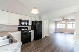 1069 Ripple Ridge in Darien, IL - Building Photo - Building Photo