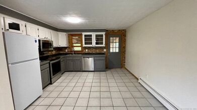 188 Moore Dr in Torrington, CT - Building Photo - Building Photo