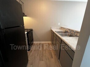 5846 Century Oaks Dr in Fayetteville, NC - Building Photo - Building Photo