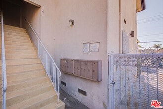 305 E Plymouth St in Inglewood, CA - Building Photo - Building Photo