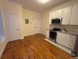 WEST 72 STREET in New York, NY - Building Photo