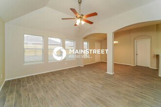 2720 Triple Crown Ln in Grand Prairie, TX - Building Photo - Building Photo