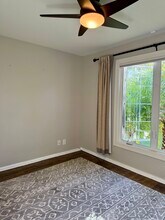 8000 Westlawn Ave in Los Angeles, CA - Foto de edificio - Building Photo