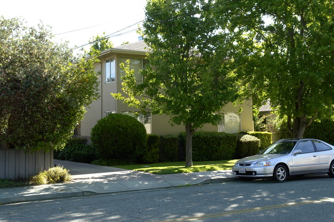 700 Arbor Rd in Menlo Park, CA - Building Photo - Building Photo