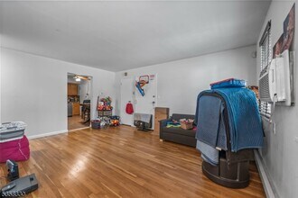 355 Broad St in Clifton, NJ - Building Photo - Building Photo