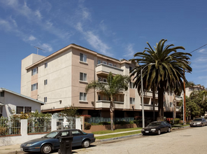 Harbor City Lights Apartments in Los Angeles, CA - Foto de edificio - Building Photo