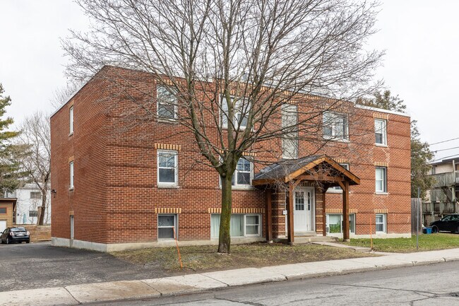 333 Lafontaine Av in Ottawa, ON - Building Photo - Building Photo