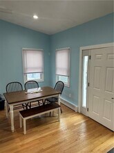 17 Crescent Rd in Middletown, RI - Building Photo - Building Photo