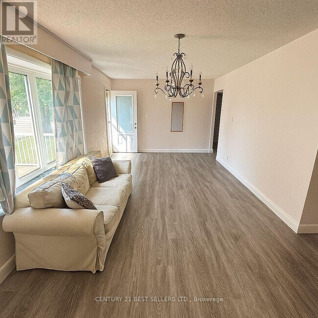 442 Mountainview Dr in Milton, ON - Building Photo - Building Photo