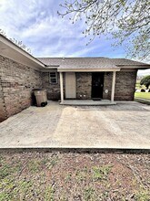 102 Elm Ct in Decatur, AL - Building Photo - Building Photo