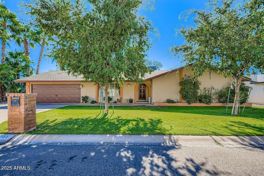 201 W Diana Ave in Phoenix, AZ - Building Photo