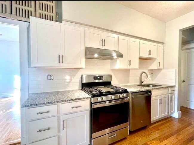 246 S Huntington Ave in Boston, MA - Building Photo - Building Photo