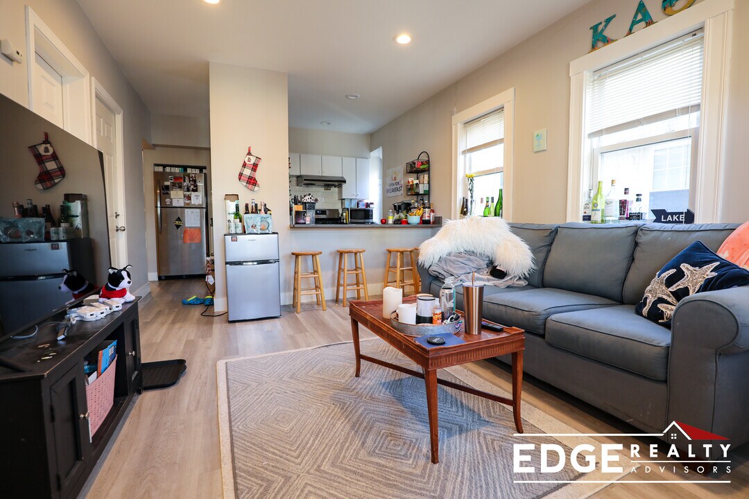 37 Long Ave, Unit 1 in Boston, MA - Foto de edificio