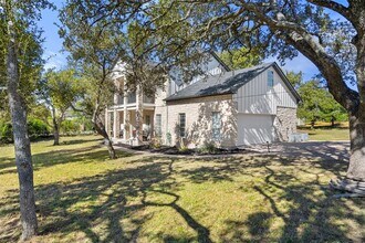 310 Saddle Blanket Dr in Dripping Springs, TX - Building Photo - Building Photo