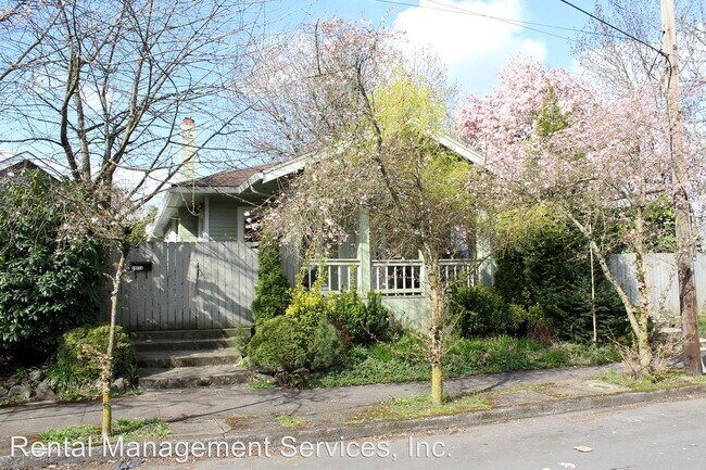 1411 NE 37th Ave-Unit -A & B in Portland, OR - Building Photo - Building Photo