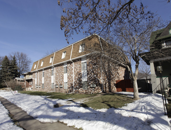 1532 S 20th St in Lincoln, NE - Foto de edificio - Building Photo