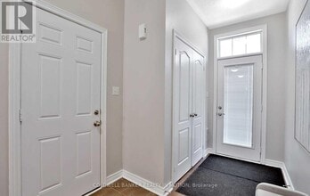 5700 Long Valley Rd in Mississauga, ON - Building Photo - Building Photo