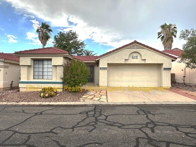 property at 610 W Kidd Pl