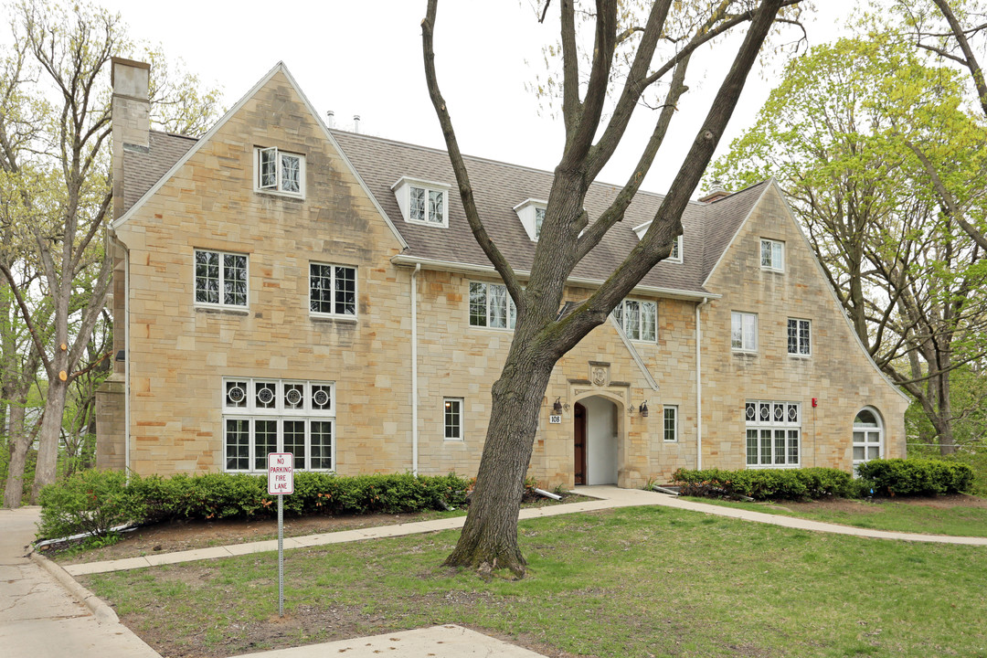 Parish Apartments in Iowa City, IA - Foto de edificio