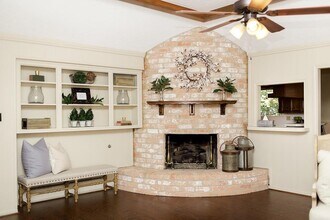 11710 Glenway Dr in Houston, TX - Foto de edificio - Building Photo