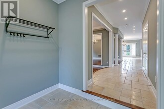 1510 Arrowhead Rd in Oakville, ON - Building Photo - Building Photo