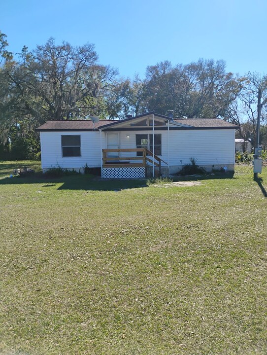 11000 SE Maricamp Rd in Ocala, FL - Foto de edificio
